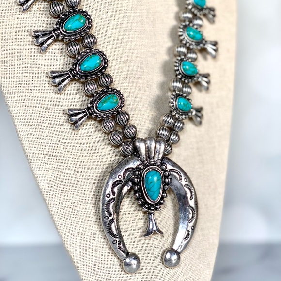 Western Boho Necklace and Earrings Set - Picture 2 of 7